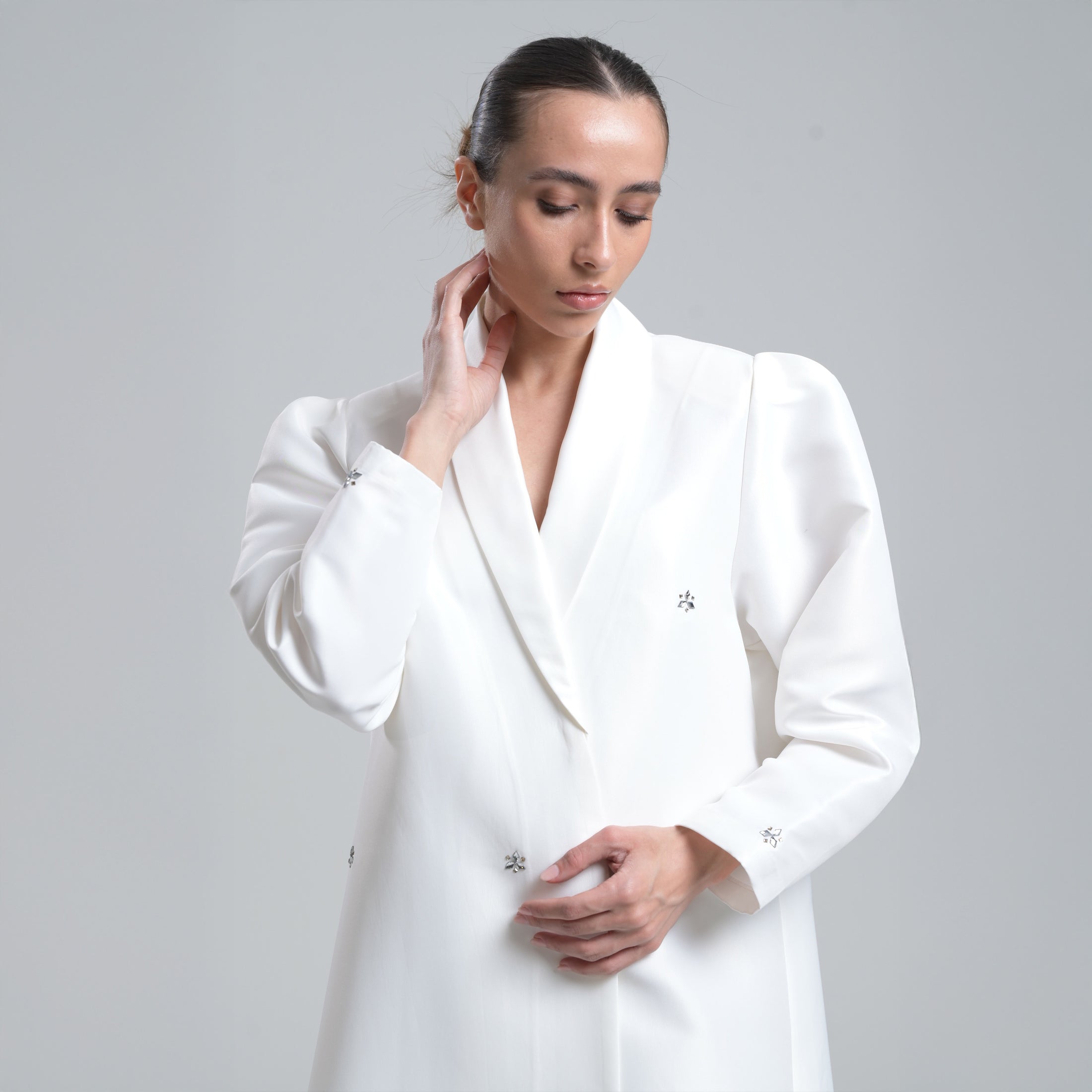 White Kianna abaya adorned with Swarovski crystals 